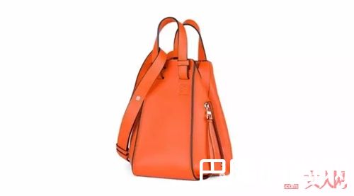LOEWE包包推荐_这几个新包听说可以时髦50年！你信吗？