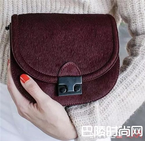 Loeffler Randall包包推荐_价格1500元以内 这些轻奢包你入手了吗?