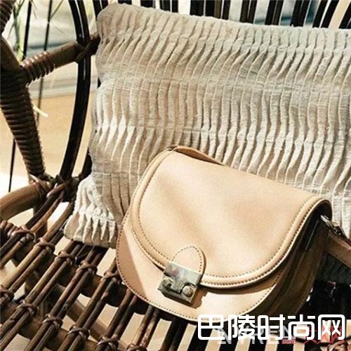 Loeffler Randall包包推荐_价格1500元以内 这些轻奢包你入手了吗？