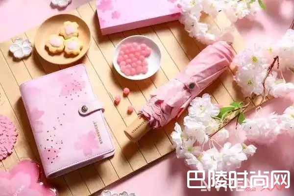 星巴克樱花限定_这些樱花季才能买到的超美限定！再不剁手就晚了！