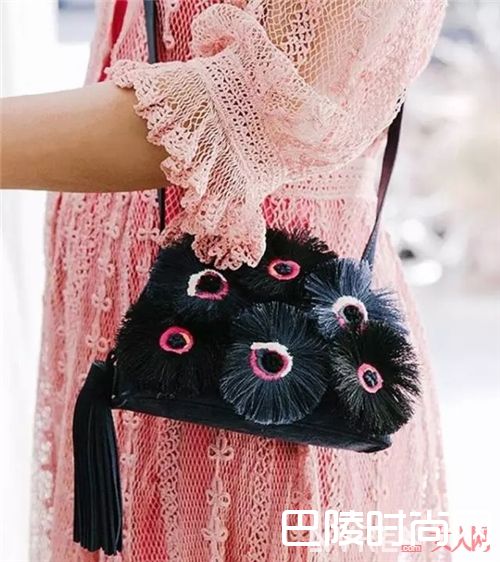 Loeffler Randall包包推荐_价格1500元以内 这些轻奢包你入手了吗?