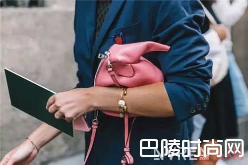 动物包介绍_Loewe家的包包推荐！款式那么多总有适合你的