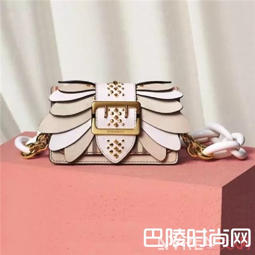 包包单品推荐_想要一个美美的旅行 少不了这些单品相伴