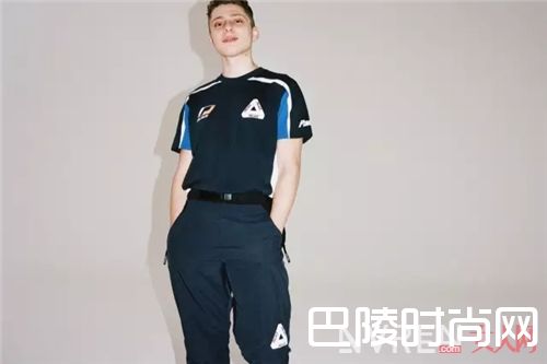 校服装_这里6个潮流趋势的单品 让你变成潮流达人