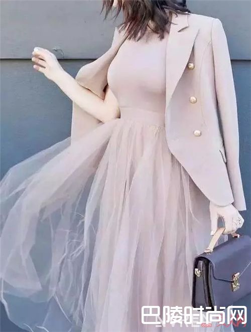 仙女裙与西服外套搭配_仙女裙这样搭配 让你拥有满分气质和时髦