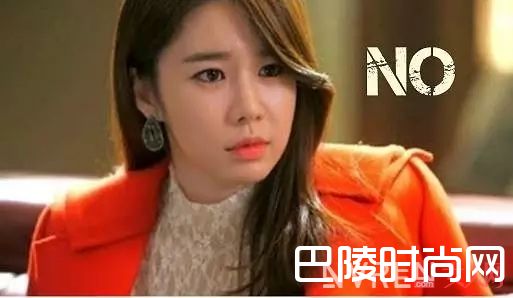 橘色系口红与衣服_相得益彰，衣服颜色与口红色系的完美组合法