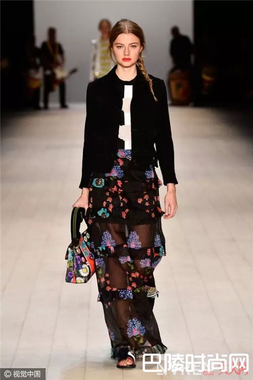 不同风格的裙子_春风十里 不如将一缕繁花穿在身的你!