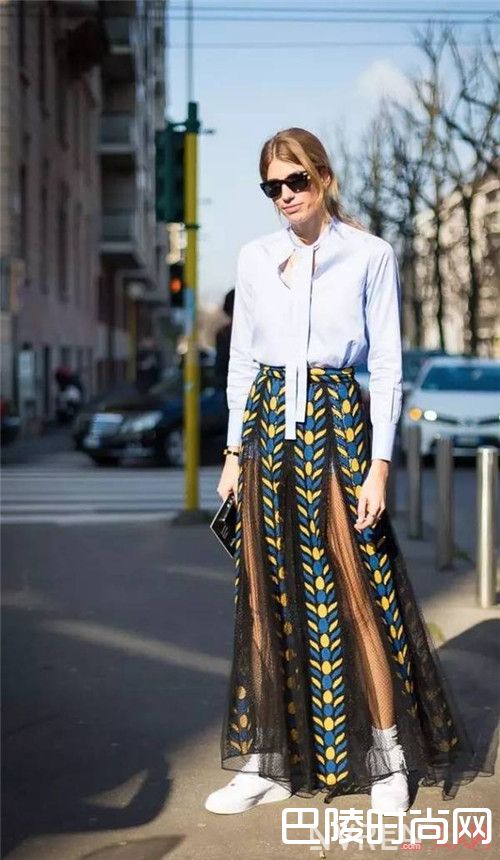 印花裙选择什么颜色好_2017年春夏最流行的8条裙子 穿对真的美爆了！