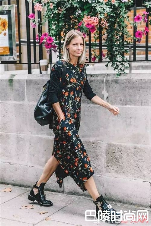 印花裙选择什么颜色好_2017年春夏最流行的8条裙子 穿对真的美爆了！