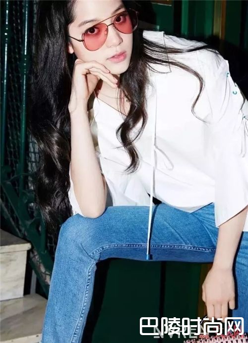 彩色镜片墨镜如何搭配_时髦的墨镜每年都有两三款 我只买适合的那一个