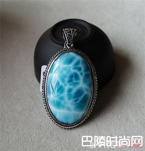 珠宝能经常抚摸吗_珠宝首饰如何正确的保养与爱护 还不懂就赶快get吧