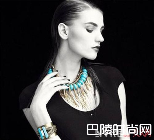 珠宝如何与服装搭配_珠宝如何正确佩戴 怎样才能让珠宝更好的衬托出最美你