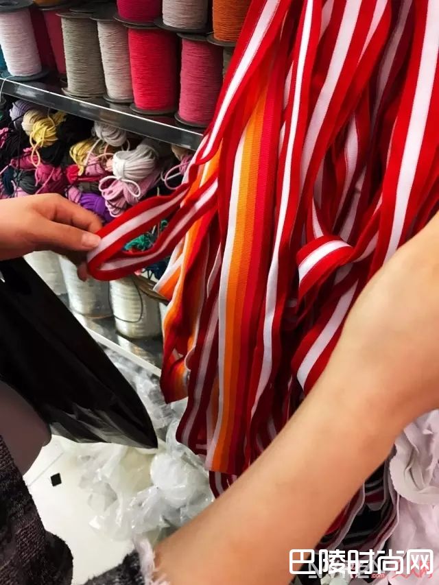 侧条纹裤_不用找了，2017春夏流行元素全在这