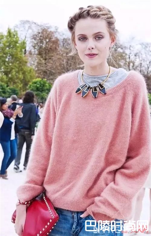 Oversized毛衣_今年春天 这4款单品一定要大了才好看!