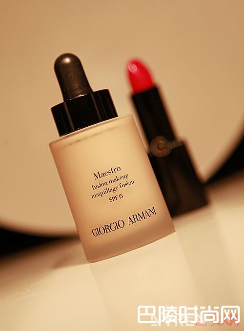 阿玛尼极缎丝柔精华粉底液简介_这8款好口碑粉底液 看看你有没有在用