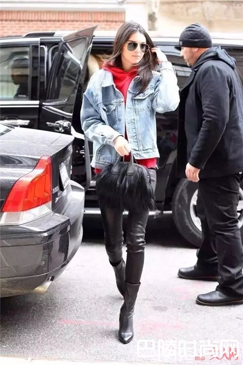 Oversized牛仔外套_今年春天 这4款单品一定要大了才好看!