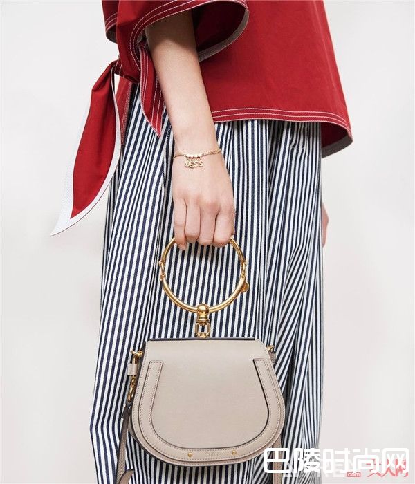 chloe包包属于什么档次_Chloe2017春夏最新美包 复古圆环猛戳少女心