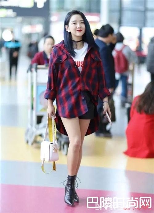 格子衬衫搭配_今年这些衬衫单品的新搭配 你get了吗？