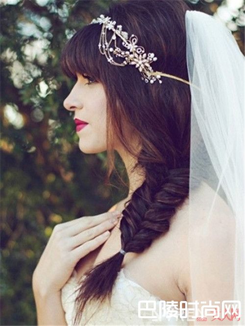 编发新娘发型有哪些_婚礼变身攻略:哪种女神发型比整容还管用