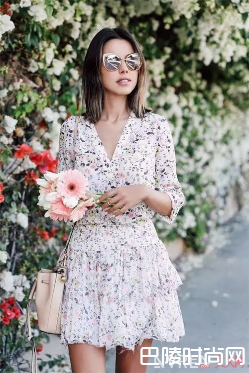 2017印花裙四大流行趋势_印花裙怎么穿？最美最实用的穿搭指南在这里