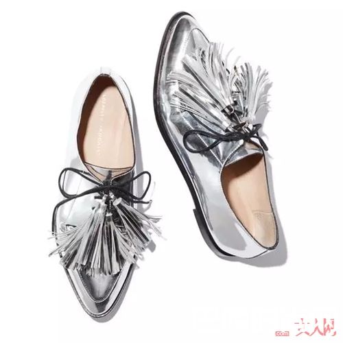 复古款型介绍及推荐_“懒人鞋”出没的季节 女神们都选择它!