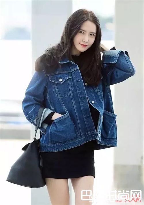 Oversized牛仔外套_今年春天 这4款单品一定要大了才好看!