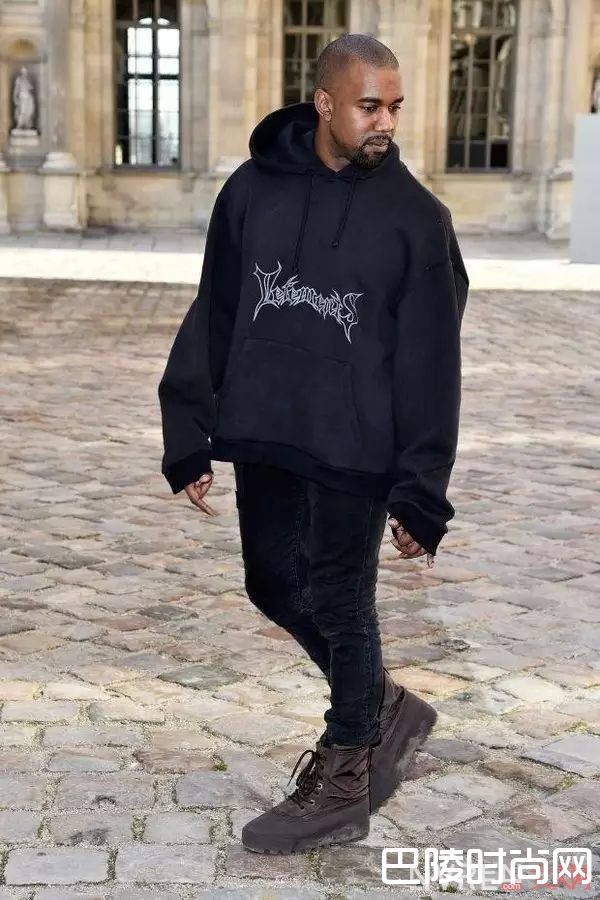 Vetements长袖卫衣_那些让直男看不懂的8大最新流行潮品