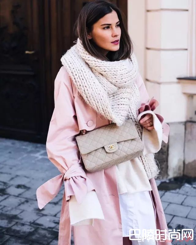 粉色外套_大爱粉色不装嫩，专属樱花粉的穿搭大法