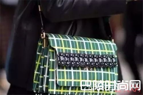 Marni Trunk包包推荐_这些更具气质的包包 大牌女星们都已经背上了!
