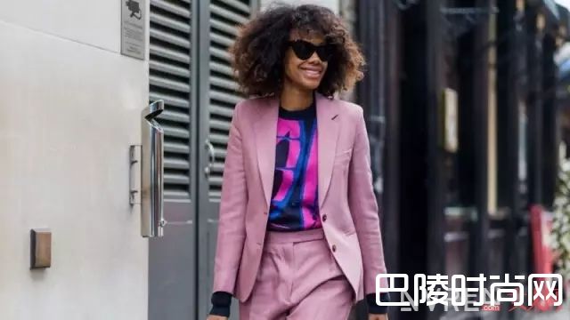 粉色外套_大爱粉色不装嫩，专属樱花粉的穿搭大法