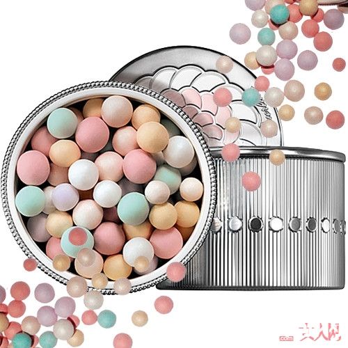 香奈儿炫亮魅力唇膏简介_搜罗10款经典美妆品：女人必买18款经典美妆品有哪些？