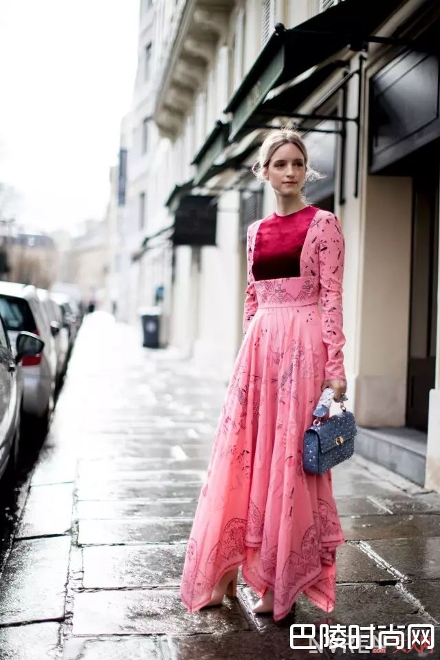 粉色裙子_大爱粉色不装嫩，专属樱花粉的穿搭大法