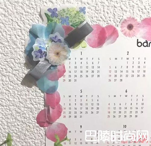 灯泡花艺与樱花胶带_这些带花的设计 让你的家充满春天的气息
