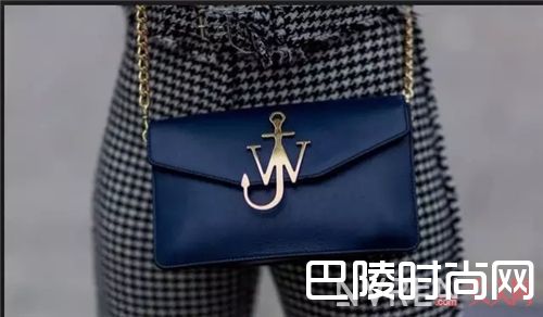 J.W Anderson包包推荐_这些更具气质的包包 大牌女星们都已经背上了!