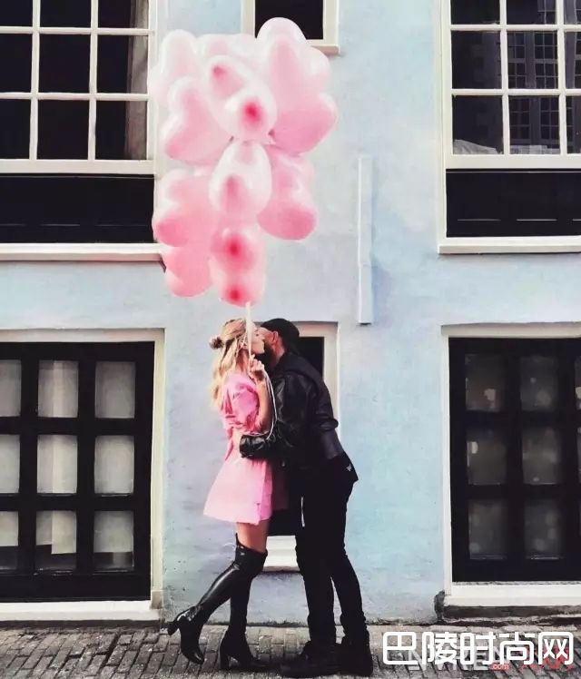 粉色配饰_大爱粉色不装嫩，专属樱花粉的穿搭大法