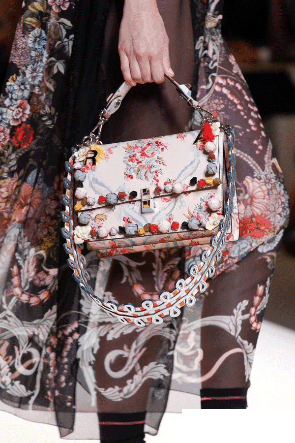 Zara包包推荐_平价好看又实用 这8只新包真的是超赞!