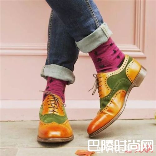 袜子不一定要白的！_入手这些单品和品牌 营造正宗的英国style！