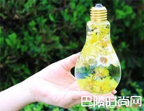 灯泡花艺与樱花胶带_这些带花的设计 让你的家充满春天的气息