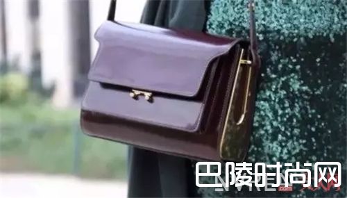 Marni Trunk包包推荐_这些更具气质的包包 大牌女星们都已经背上了!