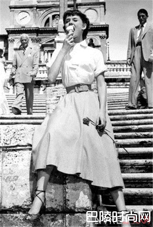 溜冰裙怎么搭配藏肉_优雅气质美女选什么样式的半身裙是最佳选择？