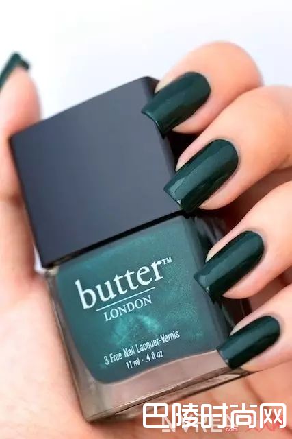 纯色美甲_十大春季流行美甲，快来为你的指甲换新装！