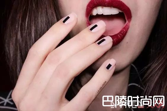 线条元素美甲_十大春季流行美甲，快来为你的指甲换新装！