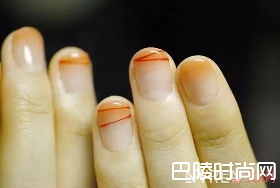 线条元素美甲_十大春季流行美甲，快来为你的指甲换新装！