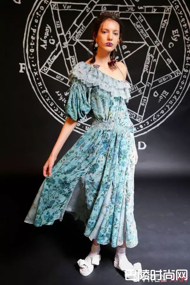 UGG By Preen_UGG变成仙女鞋了？居然还能配礼服裙穿