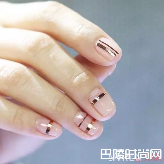 线条元素美甲_十大春季流行美甲，快来为你的指甲换新装！