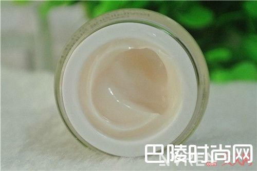 雅诗兰黛多效智妍精华霜能解决肌肤问题吗_换季护肤很重要！哪几款护肤好物可以让你肌肤水嫩如初