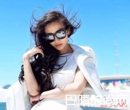 好墨镜的标准_夏天出街怎能少了它，墨镜怎么戴才有型？