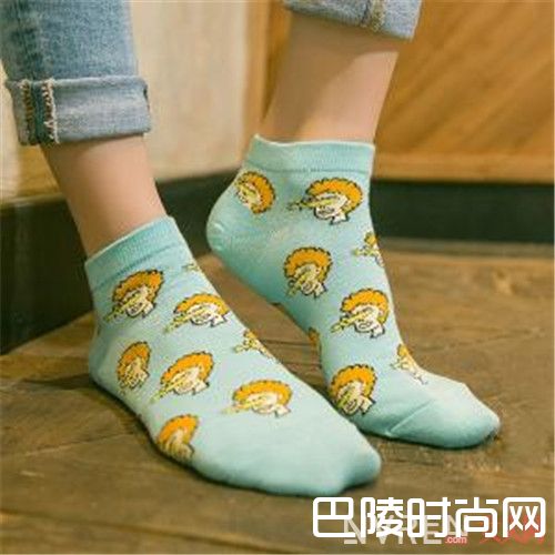 袜子如何成为亮点_细节才能让你美起来 袜子就该这么穿才能凸显你