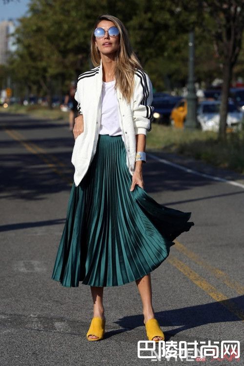 A字裙搭配时尚_优雅气质美女选什么样式的半身裙是最佳选择？