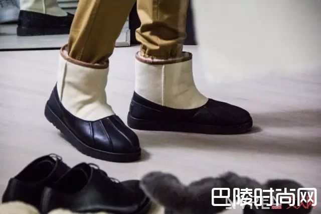 UGG各种鞋款_UGG变成仙女鞋了？居然还能配礼服裙穿